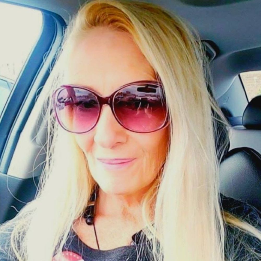 Meet your Posher, Denise